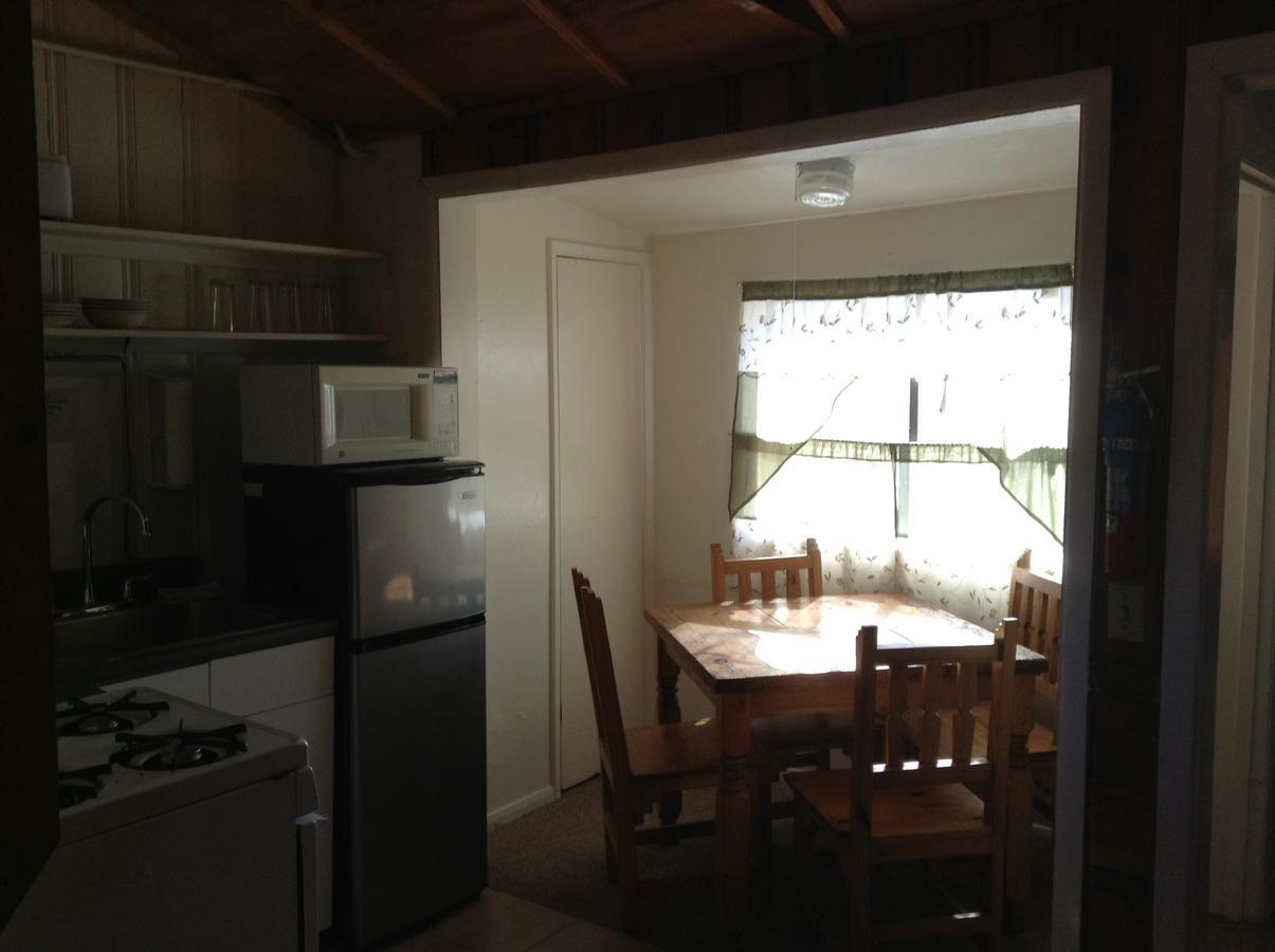 פיינטופ-לייקסייד Rainbows End Fishing Resort מראה חיצוני תמונה